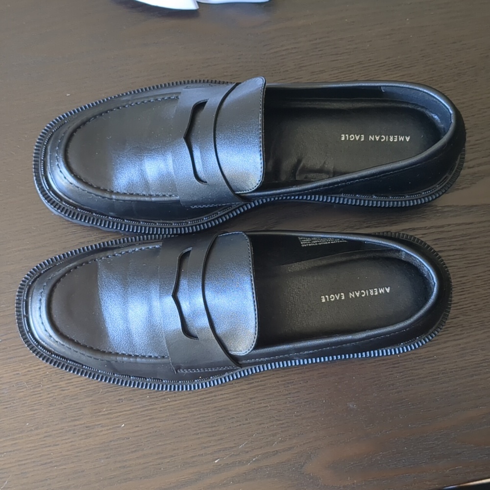 NEW American Eagle black Chunky Lug Loafers - 10
